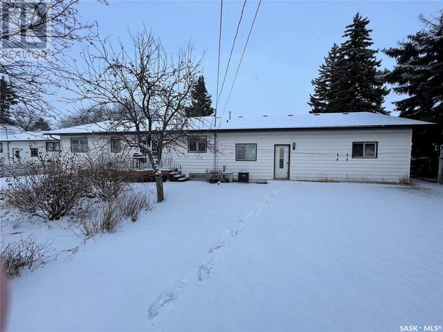 1009 8th Street, House detached with 5 bedrooms, 4 bathrooms and null parking in Rosthern SK | Image 28