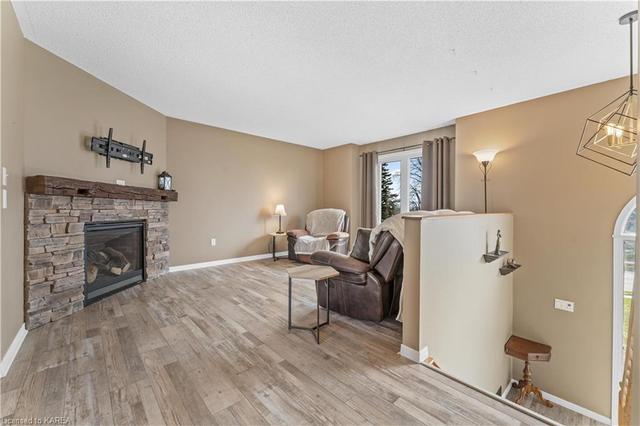 315 Amherst Drive, House detached with 4 bedrooms, 2 bathrooms and 6 parking in Loyalist ON | Image 32