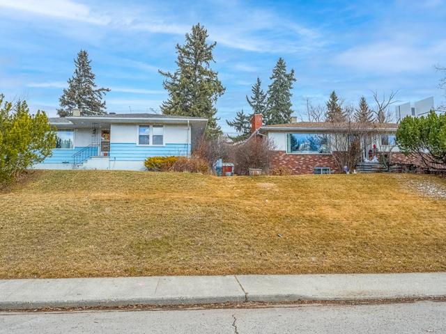 3708 8 Avenue Nw, House detached with 3 bedrooms, 1 bathrooms and 3 parking in Calgary AB | Image 3