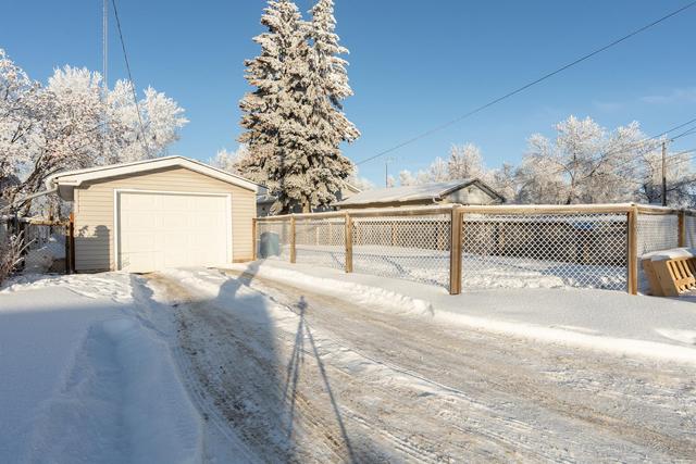 4305 50 Avenue, House detached with 2 bedrooms, 1 bathrooms and 2 parking in Camrose County AB | Image 23