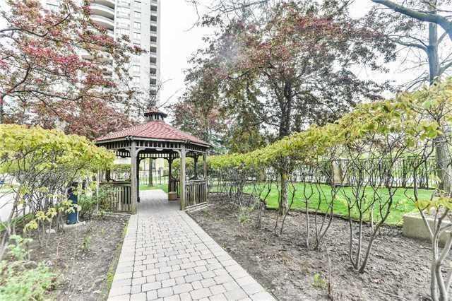 2007 - 238 Doris Ave, Condo with 2 bedrooms, 2 bathrooms and 1 parking in Toronto ON | Image 2