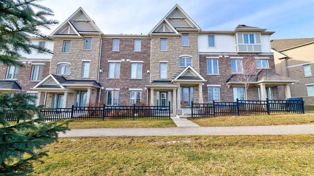 42 Soccavo Cres, Townhouse with 4 bedrooms, 4 bathrooms and 2 parking in Brampton ON | Image 12