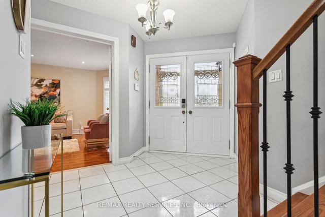 36 Smye Crt, House detached with 4 bedrooms, 4 bathrooms and 6 parking in Brampton ON | Image 34