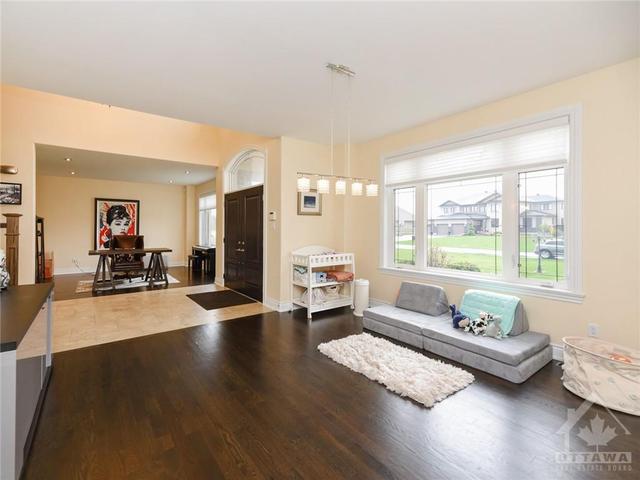 458 Lockmaster Crescent, House detached with 4 bedrooms, 5 bathrooms and 12 parking in Ottawa ON | Image 3