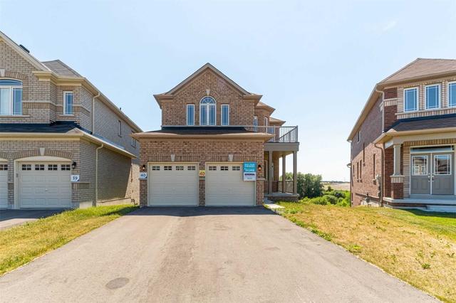9 Highgrove Crt, House detached with 4 bedrooms, 3 bathrooms and 4 parking in Whitby ON | Image 1