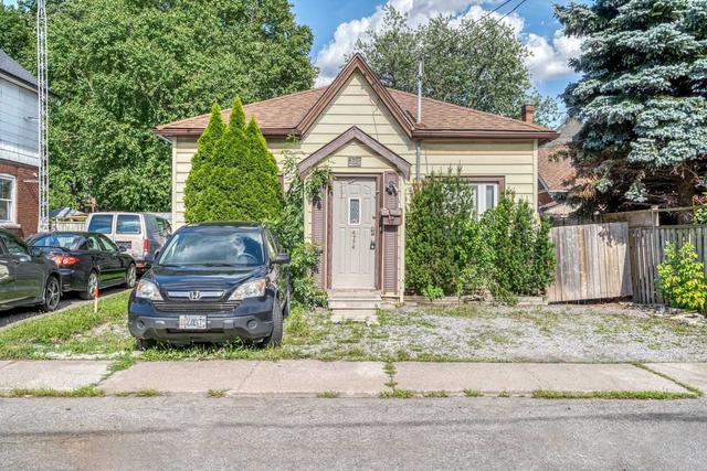 4774 Saint Clair Ave, House detached with 3 bedrooms, 2 bathrooms and 3 parking in Niagara Falls ON | Image 12