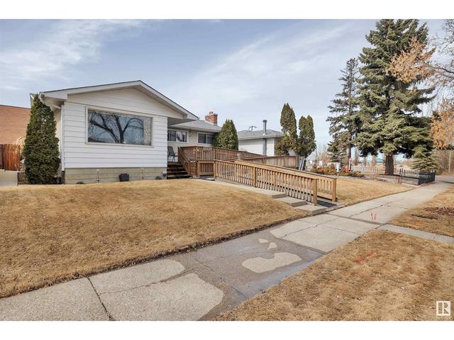 12234 49 St Nw Nw, House detached with 3 bedrooms, 1 bathrooms and null parking in Edmonton AB | Image 2