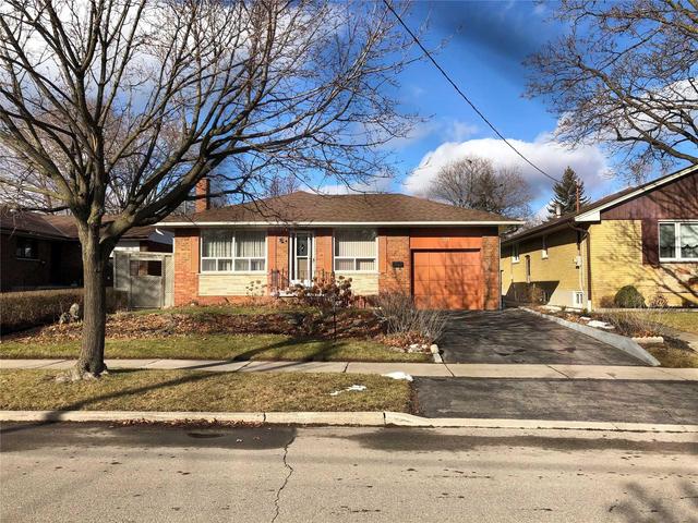 68 Lavington Dr, House detached with 3 bedrooms, 2 bathrooms and 2 parking in Toronto ON | Image 1