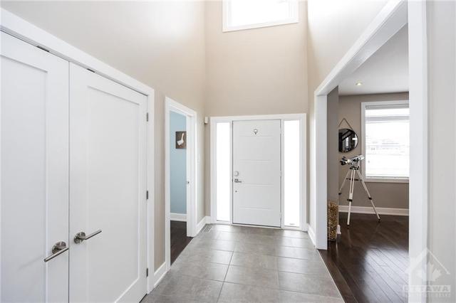 1613 Magic Morning Way, House detached with 4 bedrooms, 4 bathrooms and 10 parking in Ottawa ON | Image 3