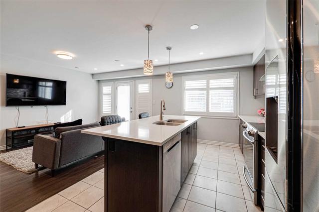 1575 Leblanc Crt, House attached with 3 bedrooms, 3 bathrooms and 3 parking in Milton ON | Image 2
