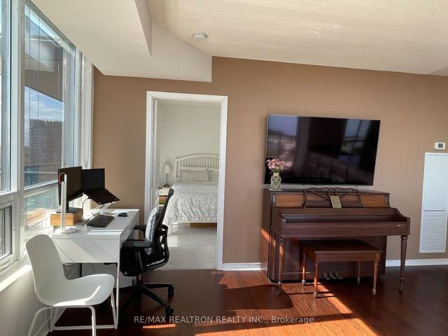 2402 - 2230 Lake Shore Blvd W, Condo with 2 bedrooms, 1 bathrooms and 1 parking in Toronto ON | Image 15