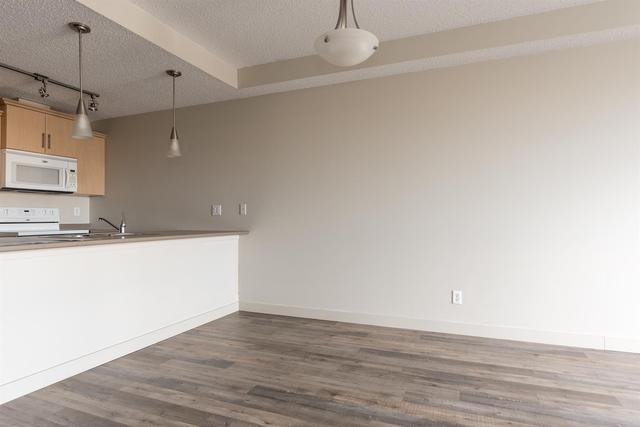 2401 - 135b Sandpiper Road, Condo with 1 bedrooms, 1 bathrooms and 1 parking in Wood Buffalo AB | Image 3