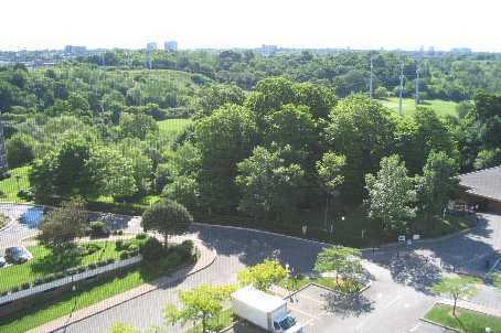1209 - 10 Edgecliffe Gfwy, Condo with 3 bedrooms, 2 bathrooms and 1 parking in Toronto ON | Image 5