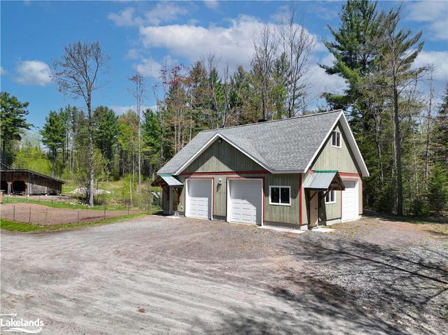 1140 Camel Lake Road, House detached with 6 bedrooms, 3 bathrooms and 22 parking in Muskoka Lakes ON | Image 31