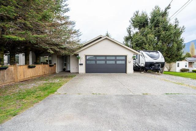 35261 Shook Road, House detached with 3 bedrooms, 2 bathrooms and null parking in Mission BC | Image 1