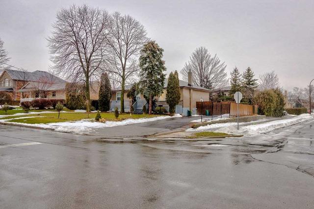 79 Deerhurst Rd, House detached with 3 bedrooms, 2 bathrooms and 6 parking in Hamilton ON | Image 20