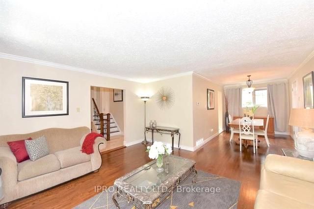 1 Ascot Ave, House detached with 3 bedrooms, 2 bathrooms and 5 parking in Brampton ON | Image 12