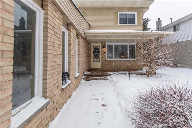856 William Booth Cres, House detached with 4 bedrooms, 3 bathrooms and 6 parking in Oshawa ON | Image 2