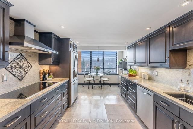 503 - 2900 Yonge St, Condo with 3 bedrooms, 3 bathrooms and 2 parking in Toronto ON | Image 3
