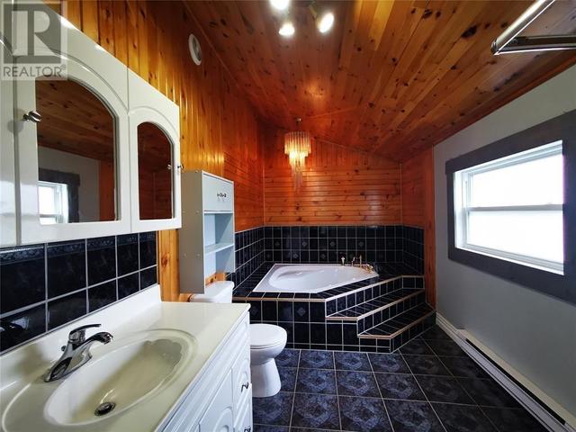 21 Village Cove Road E, House other with 8 bedrooms, 2 bathrooms and null parking in Summerford NL | Image 11