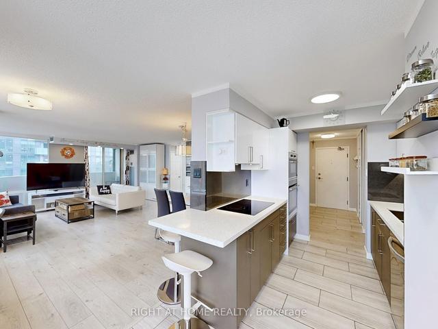 2208 - 330 Rathburn Rd W, Condo with 2 bedrooms, 2 bathrooms and 2 parking in Mississauga ON | Image 2