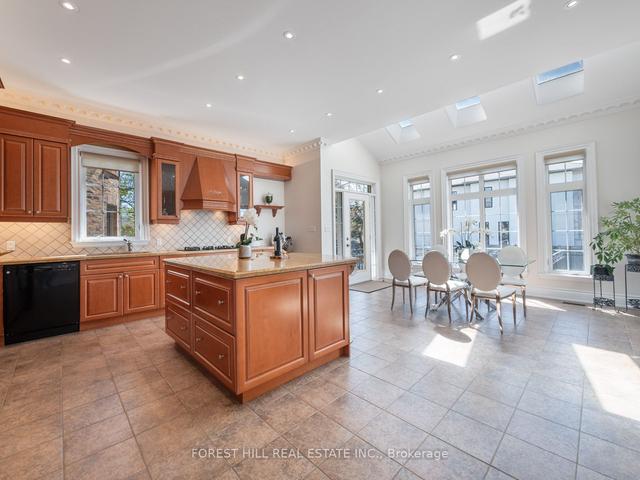 18 Highland Hill, House detached with 4 bedrooms, 5 bathrooms and 4 parking in Toronto ON | Image 3