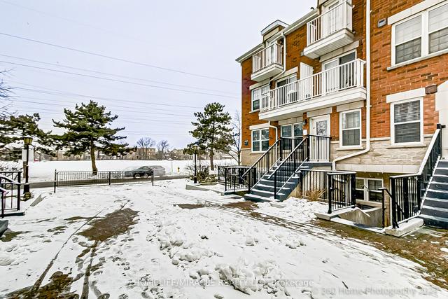 109 - 37 Four Winds Dr, Townhouse with 2 bedrooms, 1 bathrooms and 1 parking in Toronto ON | Image 18