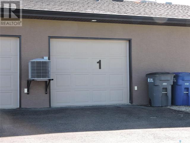 1 - 100 Pearson Street, House attached with 2 bedrooms, 1 bathrooms and null parking in Strasbourg SK | Image 4