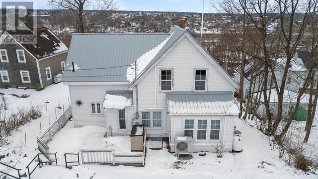 249 High Street, House detached with 3 bedrooms, 1 bathrooms and null parking in New Glasgow NS | Image 1