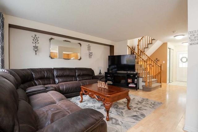 44 Teardrop Cres, House detached with 3 bedrooms, 3 bathrooms and 3 parking in Whitby ON | Image 18