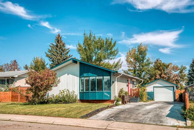 1508 Robson Crescent Se, House detached with 4 bedrooms, 2 bathrooms and 4 parking in Calgary AB | Image 2