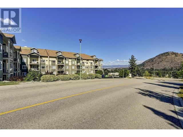 106 - 2120 Shannon Ridge Drive, Condo with 2 bedrooms, 2 bathrooms and null parking in West Kelowna BC | Image 55