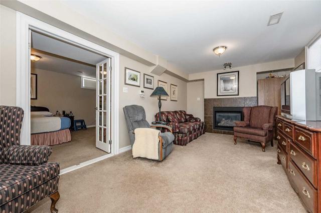 33 Kenwood Cres, House detached with 3 bedrooms, 2 bathrooms and 4 parking in Guelph ON | Image 15