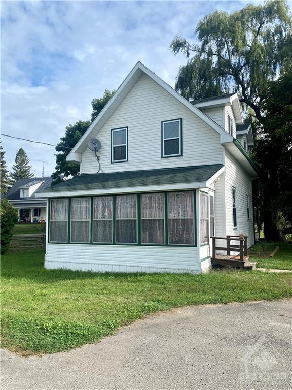 8286 County Road 42 Road, House detached with 2 bedrooms, 2 bathrooms and 4 parking in Rideau Lakes ON | Image 1