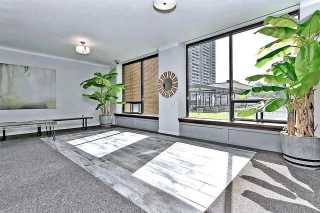 2209 - 5 Massey Sq, Condo with 3 bedrooms, 2 bathrooms and 2 parking in Toronto ON | Image 34