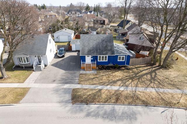 90 Kings Cres, House detached with 3 bedrooms, 1 bathrooms and 3 parking in Ajax ON | Image 26