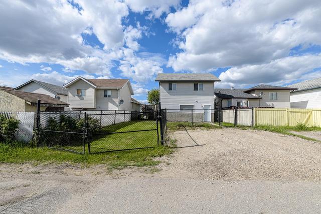 9717 126 Avenue, House detached with 5 bedrooms, 2 bathrooms and 3 parking in Greenview No. 16 AB | Image 44
