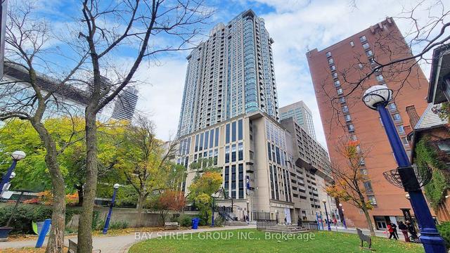 2016 - 8 Park Rd, Condo with 1 bedrooms, 1 bathrooms and 0 parking in Toronto ON | Image 12