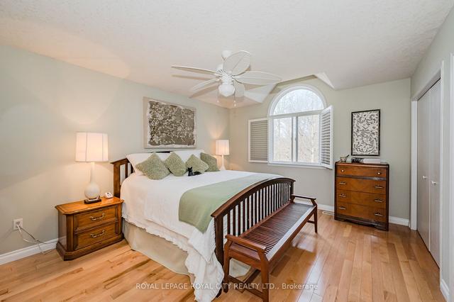 17 Milson Cres, House detached with 1 bedrooms, 3 bathrooms and 3 parking in Guelph ON | Image 13