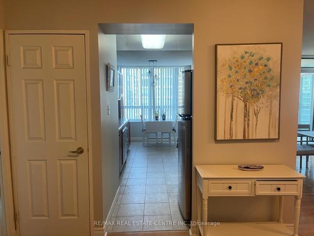 2307 - 156 Enfield Pl, Condo with 2 bedrooms, 2 bathrooms and 1 parking in Mississauga ON | Image 13