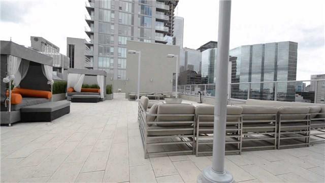 uph16 - 21 Nelson St, Condo with 2 bedrooms, 3 bathrooms and 1 parking in Toronto ON | Image 5