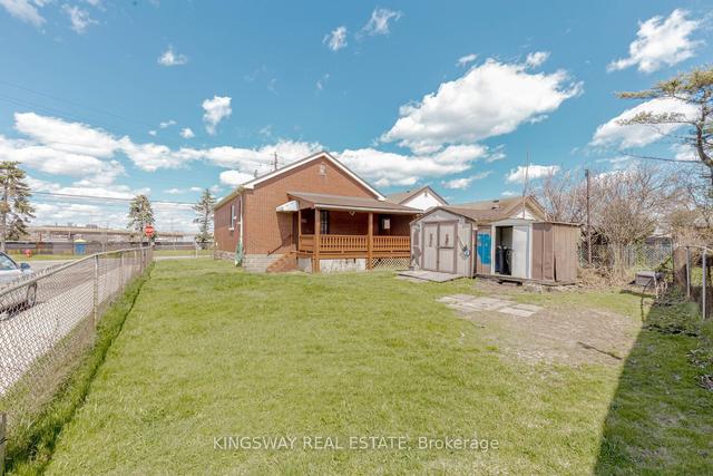 526 Beach Rd, House detached with 3 bedrooms, 1 bathrooms and 2 parking in Hamilton ON | Image 29