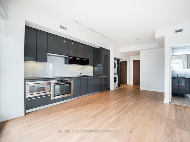 3605 - 115 Mcmahon Dr, Condo with 2 bedrooms, 1 bathrooms and 1 parking in Toronto ON | Image 4