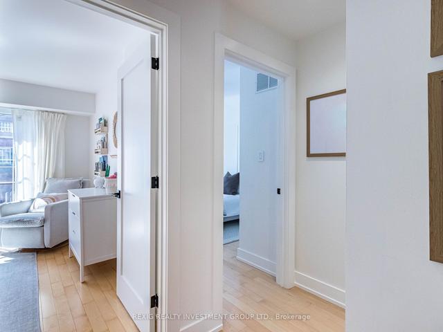 1 - 132 Strachan Ave, Townhouse with 3 bedrooms, 2 bathrooms and 1 parking in Toronto ON | Image 7
