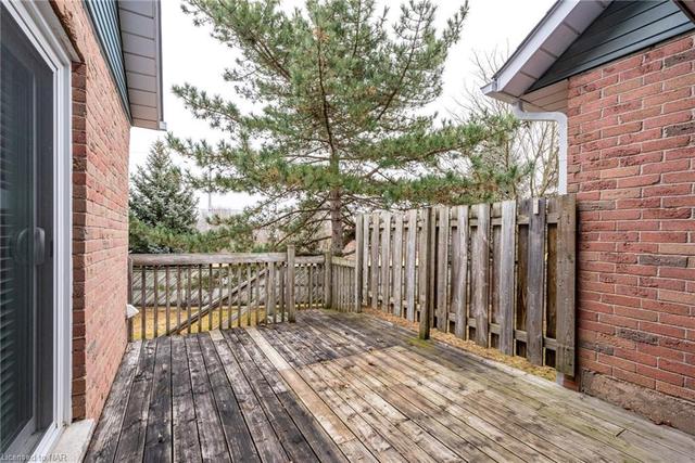 13 - 10 Elderwood Drive, House attached with 4 bedrooms, 3 bathrooms and 5 parking in St. Catharines ON | Image 27