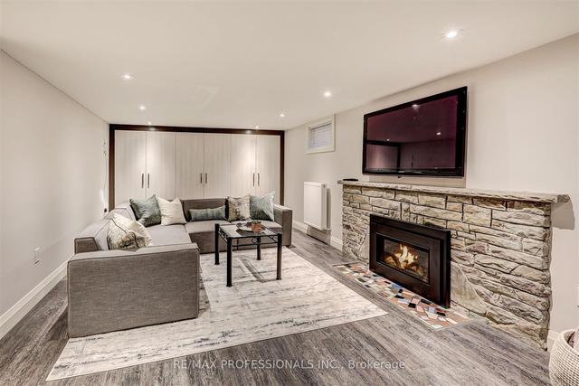 22 The Kingsway, House detached with 4 bedrooms, 6 bathrooms and 7 parking in Toronto ON | Image 21