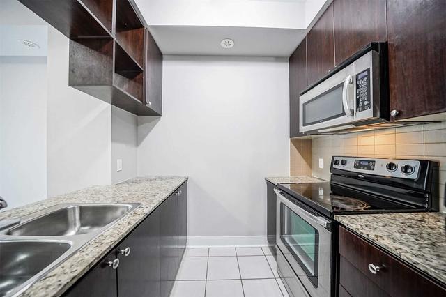 th21 - 290 Village Green Sq, Townhouse with 3 bedrooms, 3 bathrooms and 4 parking in Toronto ON | Image 3