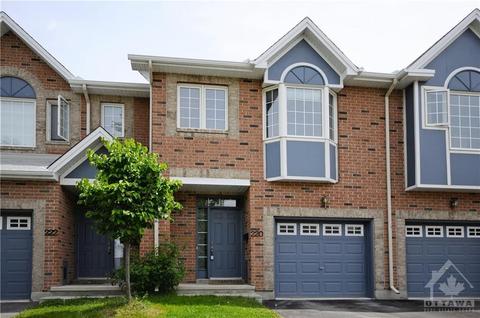 220 Freedom Private, Townhouse with 3 bedrooms, 3 bathrooms and 2 parking in Ottawa ON | Card Image