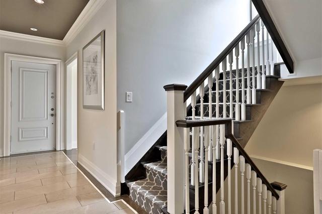 18 Montclair Ave, House detached with 7 bedrooms, 6 bathrooms and 7 parking in Toronto ON | Image 13