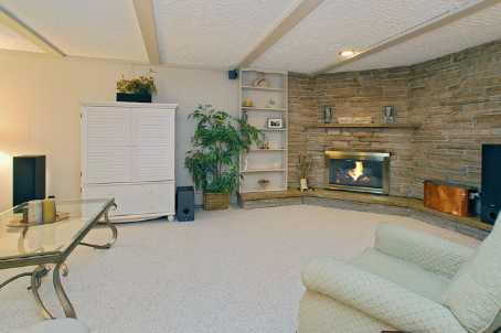 86 Regency Sq, House detached with 3 bedrooms, 2 bathrooms and 4 parking in Toronto ON | Image 7